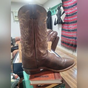 Brand new Tony Lama boots